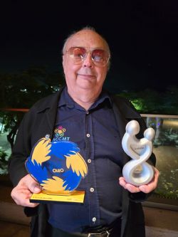 CRESCIMENTO DAS VENDAS - AACCMT conquista trofu Atitude de Ouro na categoria o Grande Sucesso do McDia Feliz 2024